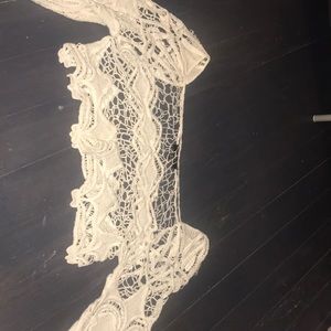 Cute shirt you can use with swimsuits or braletes